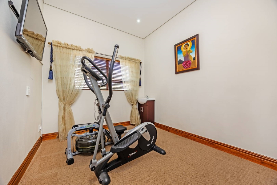 8 Bedroom Property for Sale in Baronetcy Estate Western Cape